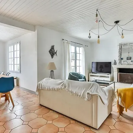 Vila Grande Maison De Famille Avec Piscine Proche