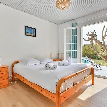 Grande Maison De Famille Avec Piscine Proche *