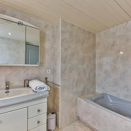 Grande Maison De Famille Avec Piscine Proche *